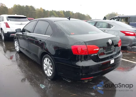 2014 Volkswagen Jetta 1.8T Se z USA, uszkodzony, nr VIN 3VWD17AJ8EM400226